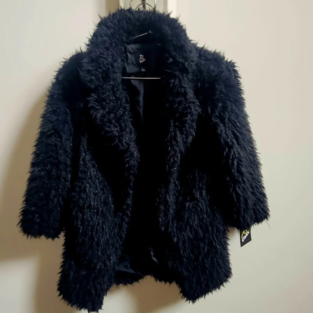 Art Class L(10-12) Girl's Long Faux Fur coat with pockets.($35)